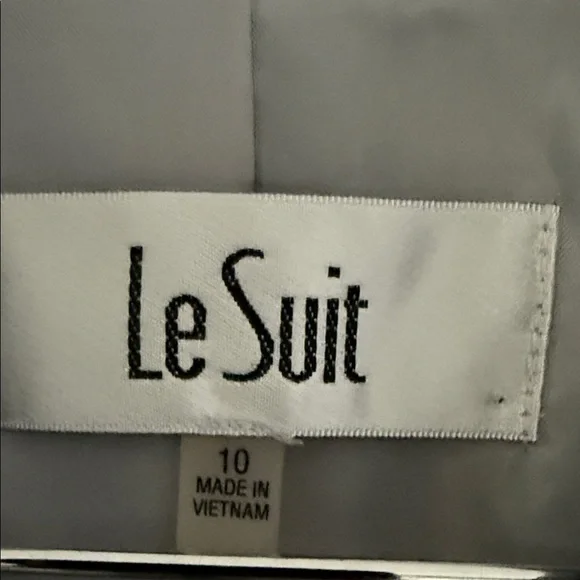 Le Suit Women's Light Gray Shawl Collar two piece suit - Picture 2 of 4